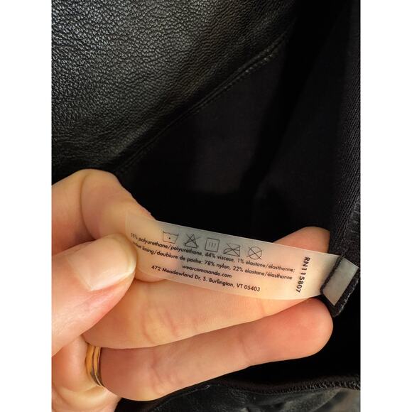 COMMANDO Faux Leather Joggers Size Medium Revolve Luxe Minimalist Quiet Luxury - Picture 8 of 9